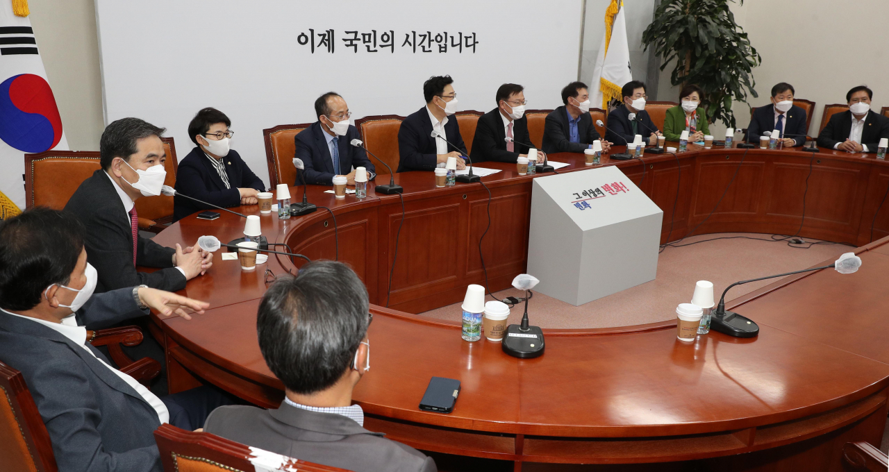 “국민의힘, 리더도 대선후보도 없다…중심세력 구축 급선무”[野통합 전문가 진단]