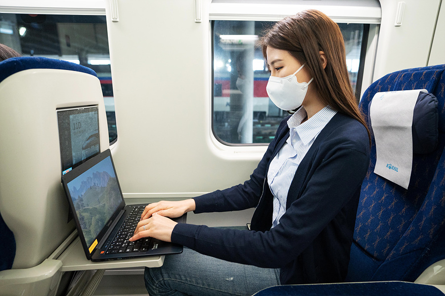 ‘이음’ 객차의 등장으로 더 스마트하고, 더 프라이빗한 KTX여행을 할 수 있게 됐다.