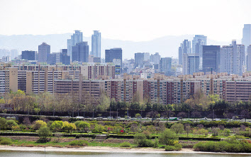 서울 강남구 압구정동 현대아파트 일대의 모습. [연합]
