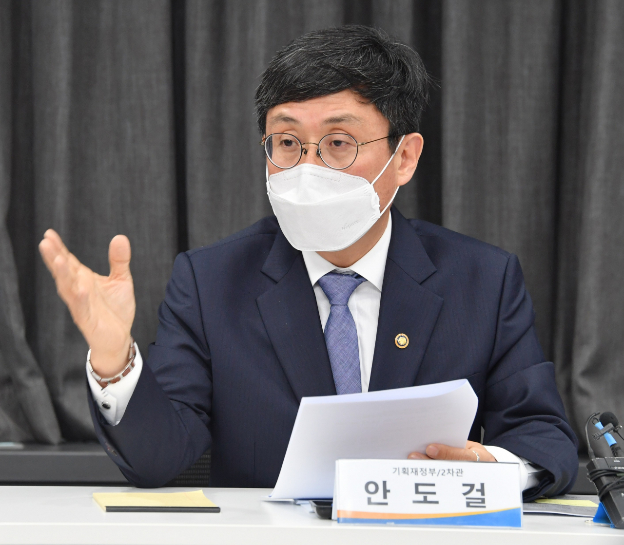 안도걸 기획재정부 2차관이 8일 서울 마포구 신사업창업사관학교(드림 스퀘어)를 방문해 인사말을 하고 있다. [기획재정부 제공. 재판매 및 DB 금지] 연합뉴스