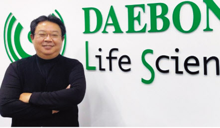 화장품·의약품 원료를 생산하는 대봉엘에스의 박진오 대표. 유재훈 기자