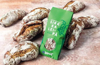 귀뚜라미가루와 밀가루를 섞어 만든 밀빵.