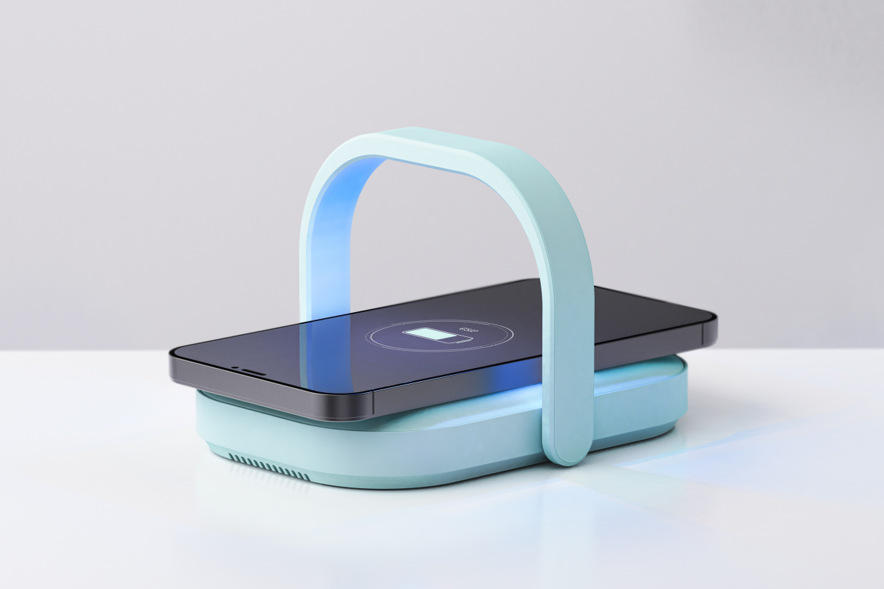 KT가 자체 기획하고 제작해 선보인 프리미엄 굿즈 ‘피크닉 UV Charger’ [KT 제공]