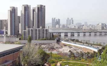 서울 강남구 청담삼익아파트 재건축 공사현장. [연합]