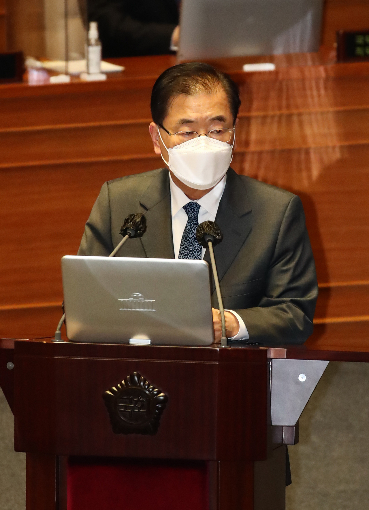 정의용 외교부 장관이 19일 서울 여의도 국회 본회의에서 진행된 정치·외교·통일·안보 분야 대정부질문에서 답변하고 있다. [연합]