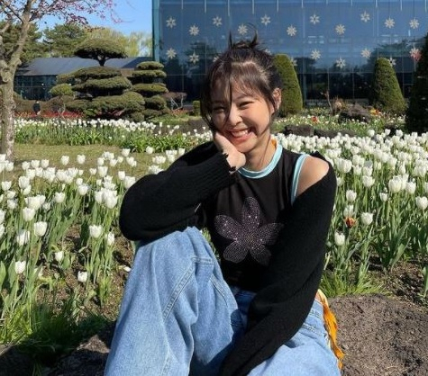 최근 ‘노마스크 논란’을 빚고 있는 걸그룹 ‘블랙핑크’ 제니의 SNS 사진. [제니 SNS 캡처]