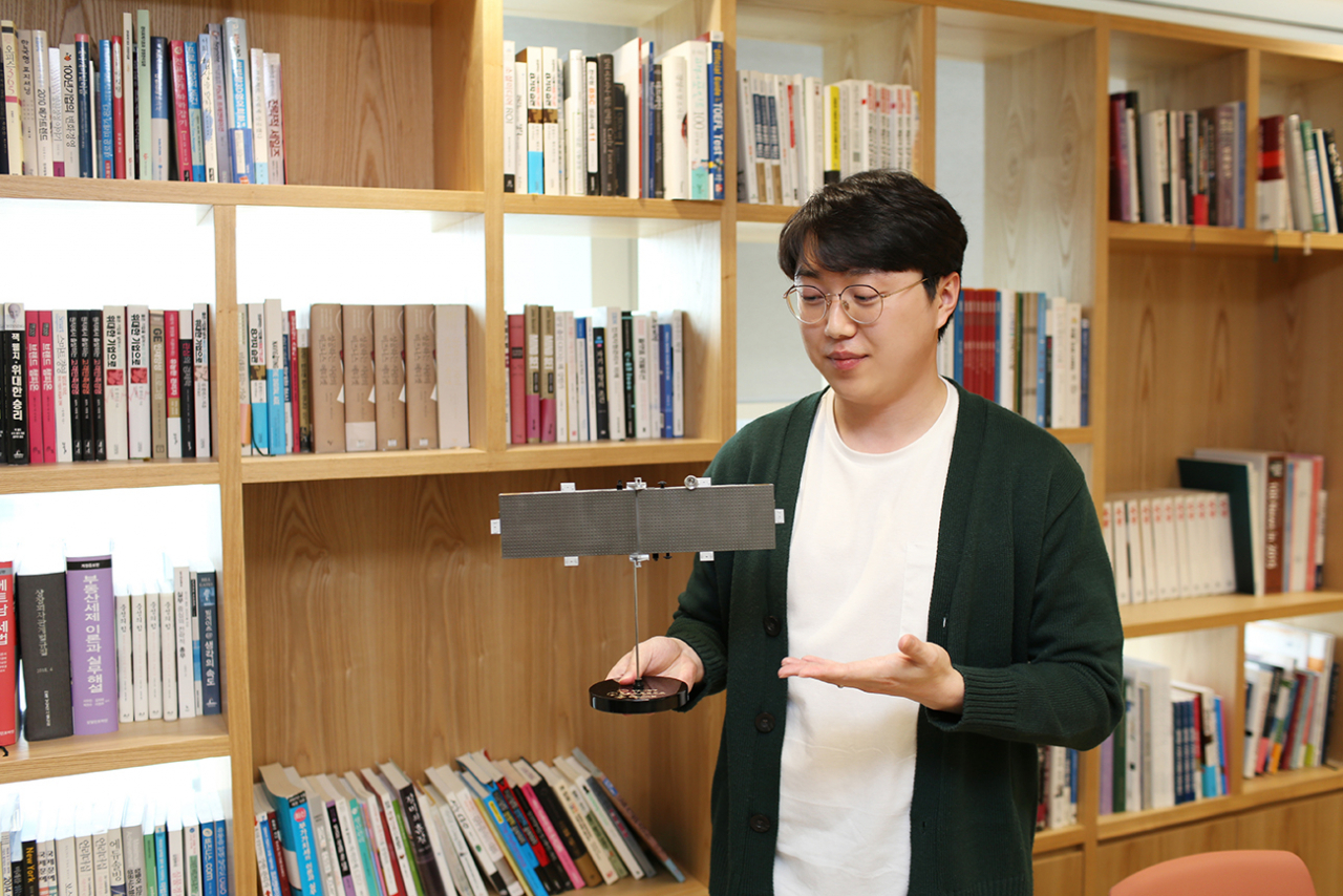 한화시스템의 사내벤처 '초소형 위성용 시스템팀'의 리더로 발탁된 하헌우 선임연구원. [한화시스템 제공]