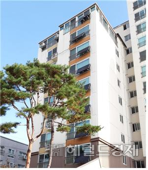 태양광 미니 발전소를 설치한 모습. [동대문구 제공]