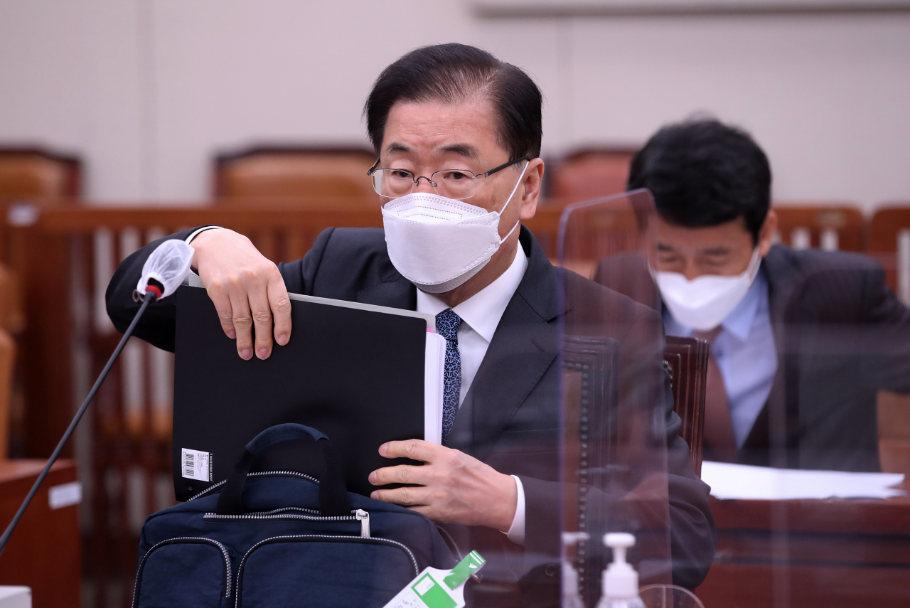 정의용 외교부 장관이 20일 오전 서울 여의도 국회 외교통일위원회에서 열린 후쿠시마 원전 오염수 방출 결정 관련 긴급현안 보고에 참석했다. [연합]