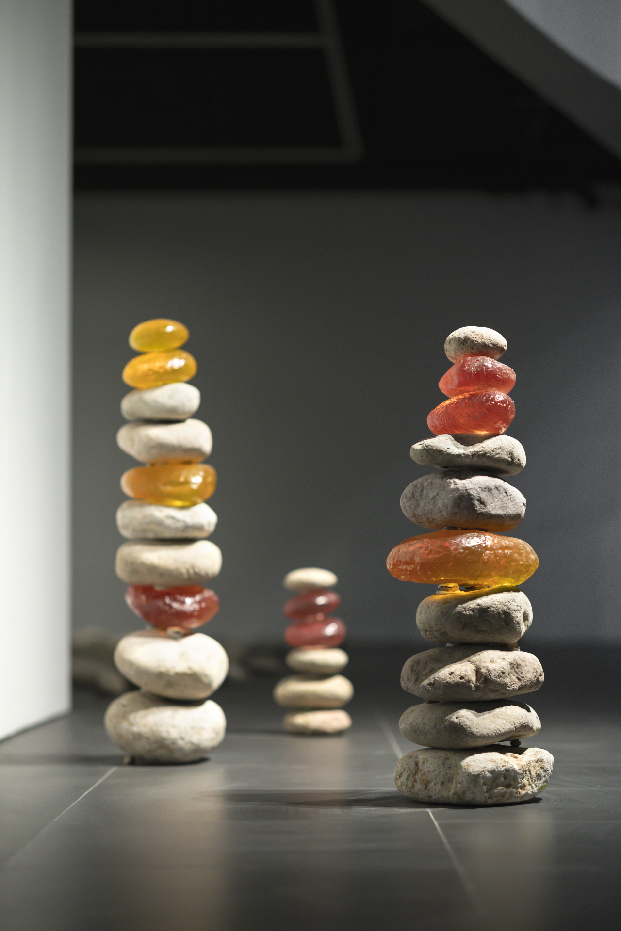 박현기, Untitled, 1978(2015년 재제작), 돌과 레진, 가변크기 [사진제공=갤러리현대]