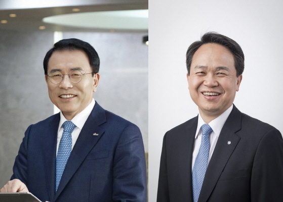 Shinhan Financial Group Chairman Cho Yong-byoung and Shinhan Bank CEO Jin Ok-dong (Yonhap)