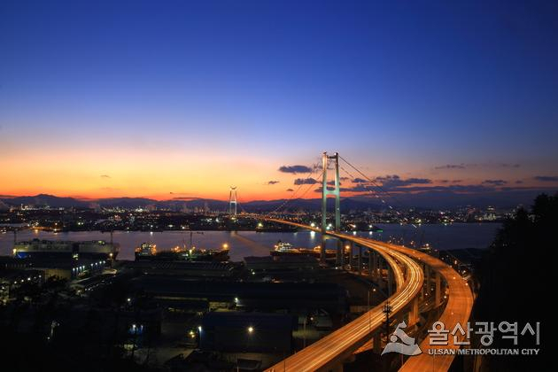 울산대교 야경[사진=울산시 제공]