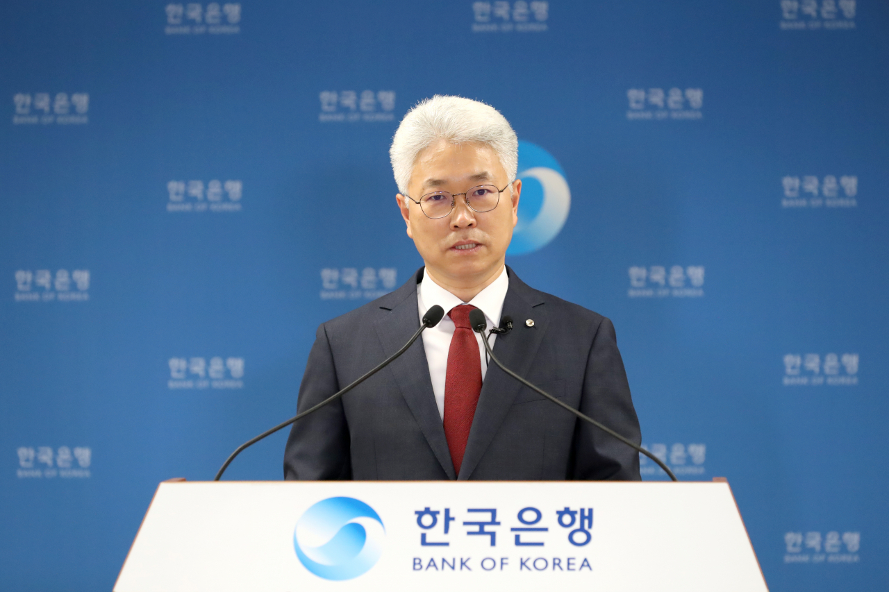 박양수 한국은행 경제통계국장이 27일 오전 서울 중구 한은 본관에서 2021년 1/4분기 실질 국내총생산(속보)의 주요 특징을 설명하고 있다. [한은 제공]