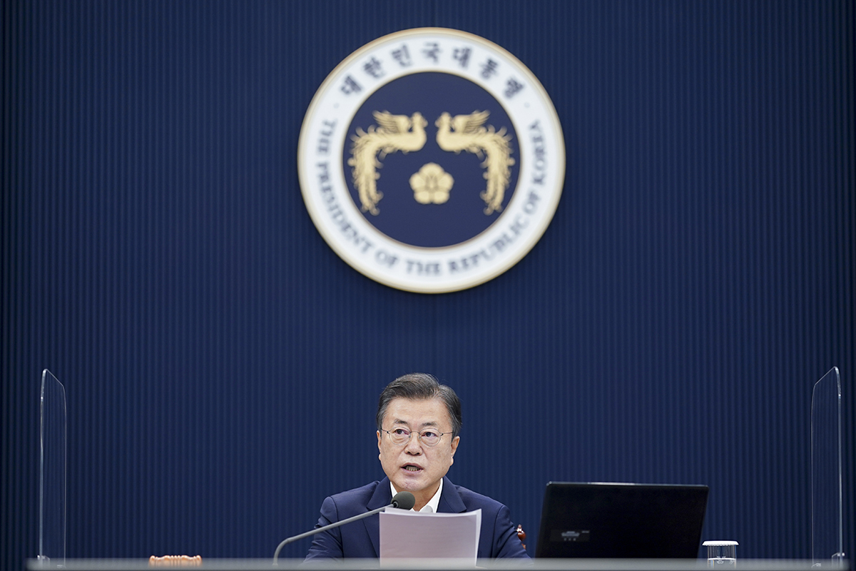 President Moon Jae-in speaks at a weekly Cabinet meeting at Cheong Wa Dae on Tuesday. (Cheong Wa Dae)