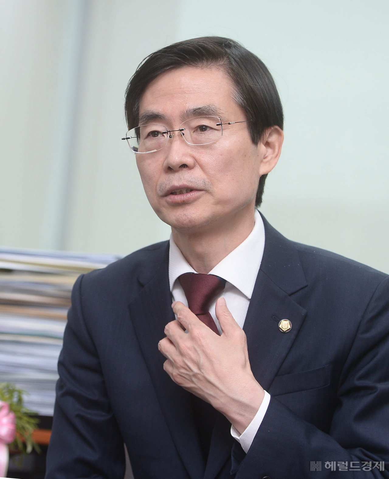 국민의힘 차기 당대표에 도전하는 조경태 의원(5선, 부산 사하을)이 27일 국회 의원회관에서 헤럴드경제와 인터뷰를 하고 있다. [헤럴드경제=이상섭 기자 babtong@heraldcorp.com]