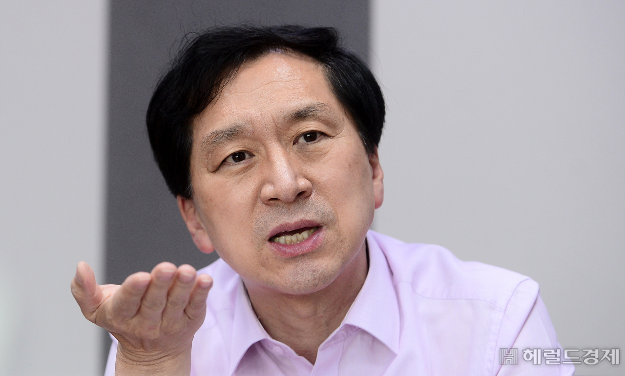국민의힘 원내대표 경선에 도전하는 김기현 의원이 지난 20일 국회 의원회관에서 헤럴드경제와 인터뷰를 하고 있다. [헤럴드경제=이상섭 기자 babtong@heraldcorp.com]