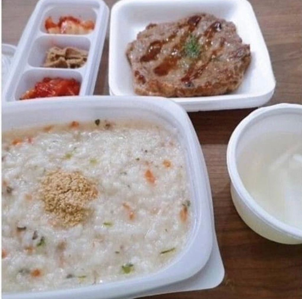 업주의 막말 답변으로 논란이 된 한 배달 리뷰. [온라인 커뮤니티 캡처]