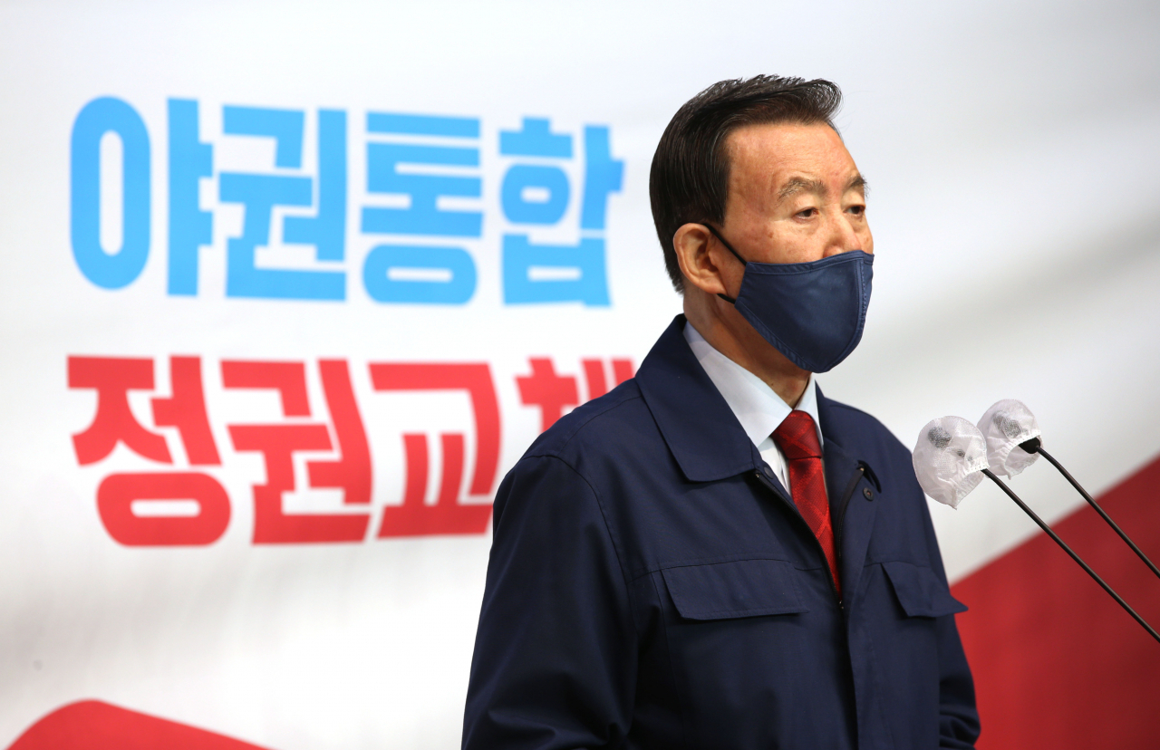 홍문표 국민의힘 의원이 3일 오전 서울 여의도 국회 소통관 기자회견장에서 당 대표 출마 선언을 하고 있다. [연합]