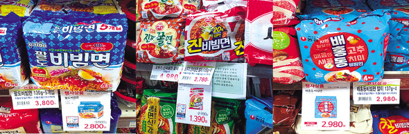 비빔면 시장이 과열 양상으로 치닫고 있다. 신소연 기자