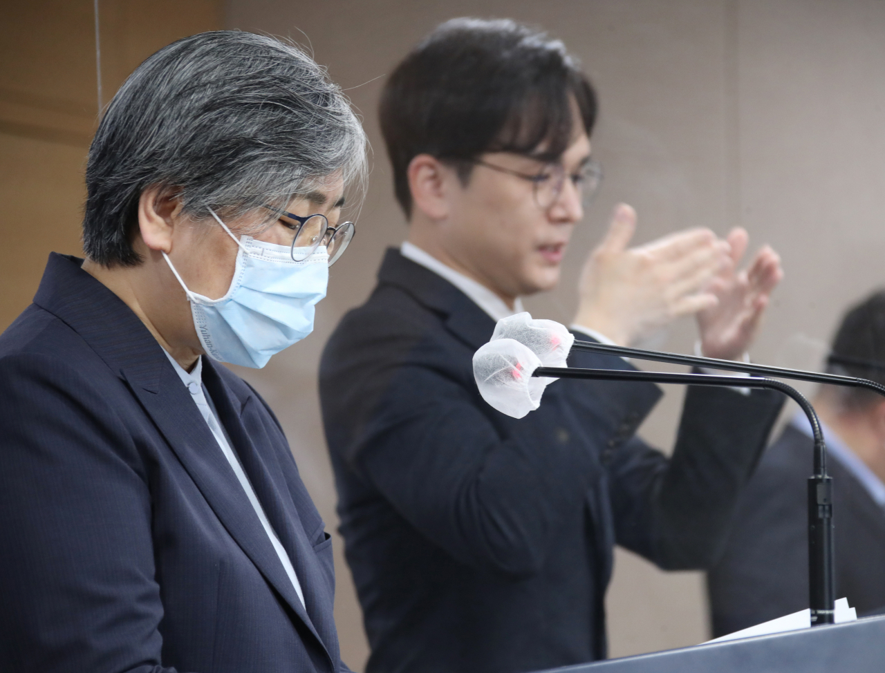 정은경 질병관리청장이 3일 오후 정부서울청사에서 '2차 코로나19 대응 특별방역점검회의' 결과를 브리핑하고 있다. [연합]