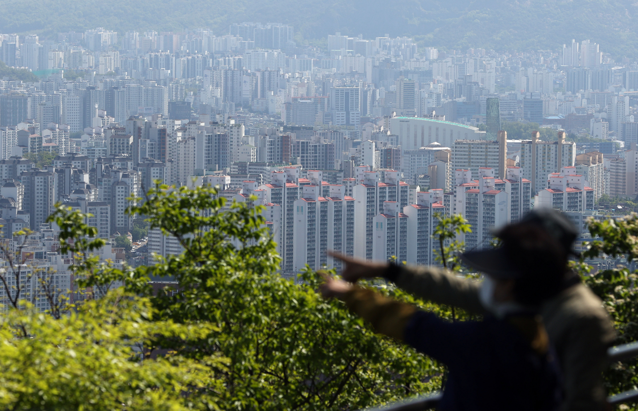 서울 남산에서 바라본 서울 시내 주택 모습 [연합]