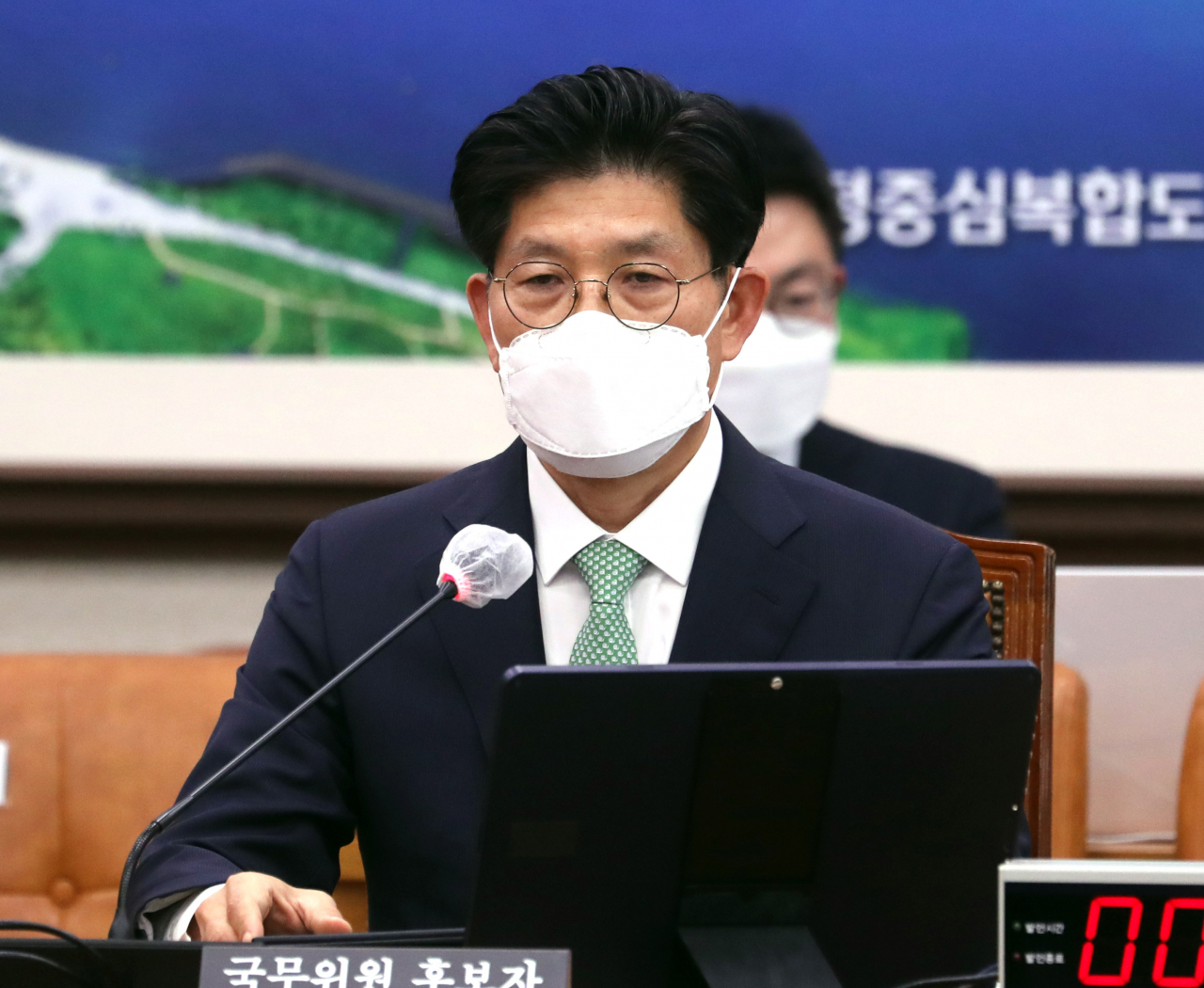 노형욱 국토교통부 장관 후보자가 4일 오전 서울 여의도 국회 국토교통위원회에서 열린 인사청문회에서 답변하고 있다. [연합]