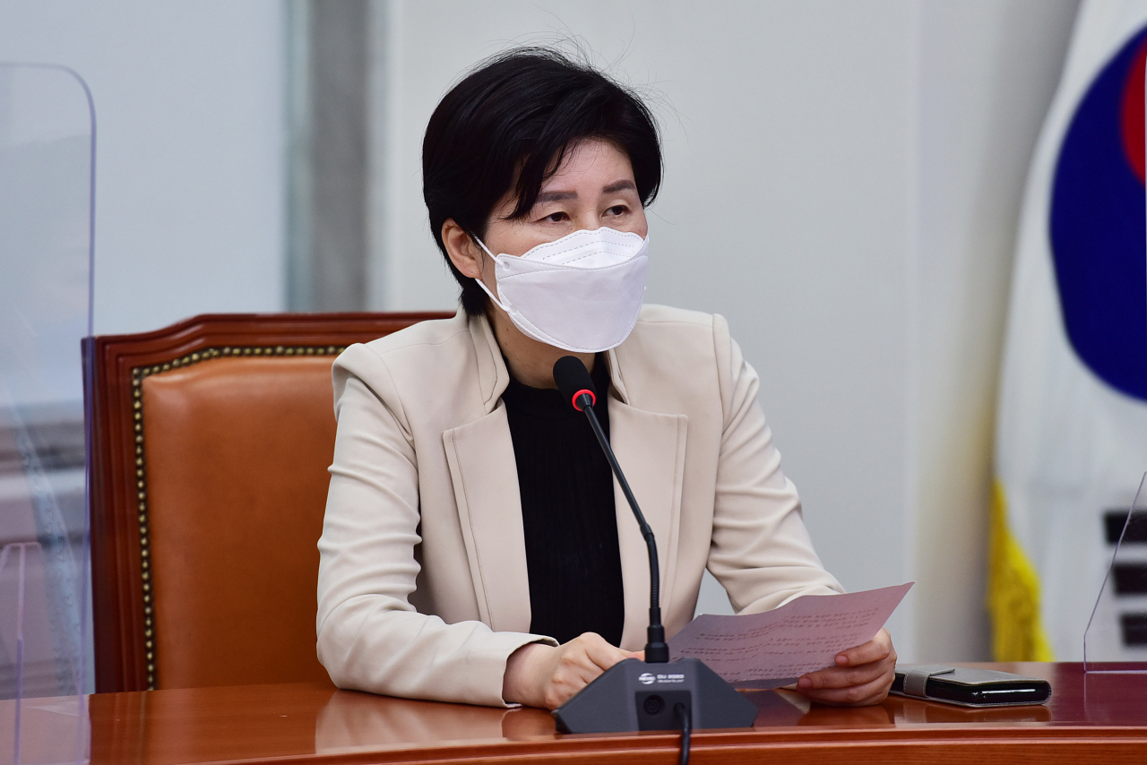백혜련 더불어민주당 최고위원이 지난 3일 서울 여의도 국회에서 열린 최고위원회의에서 발언하고 있다. [연합]