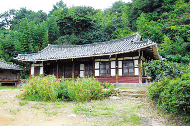 해남윤씨 향촌파종가의 명발당. [남도일보 제공]