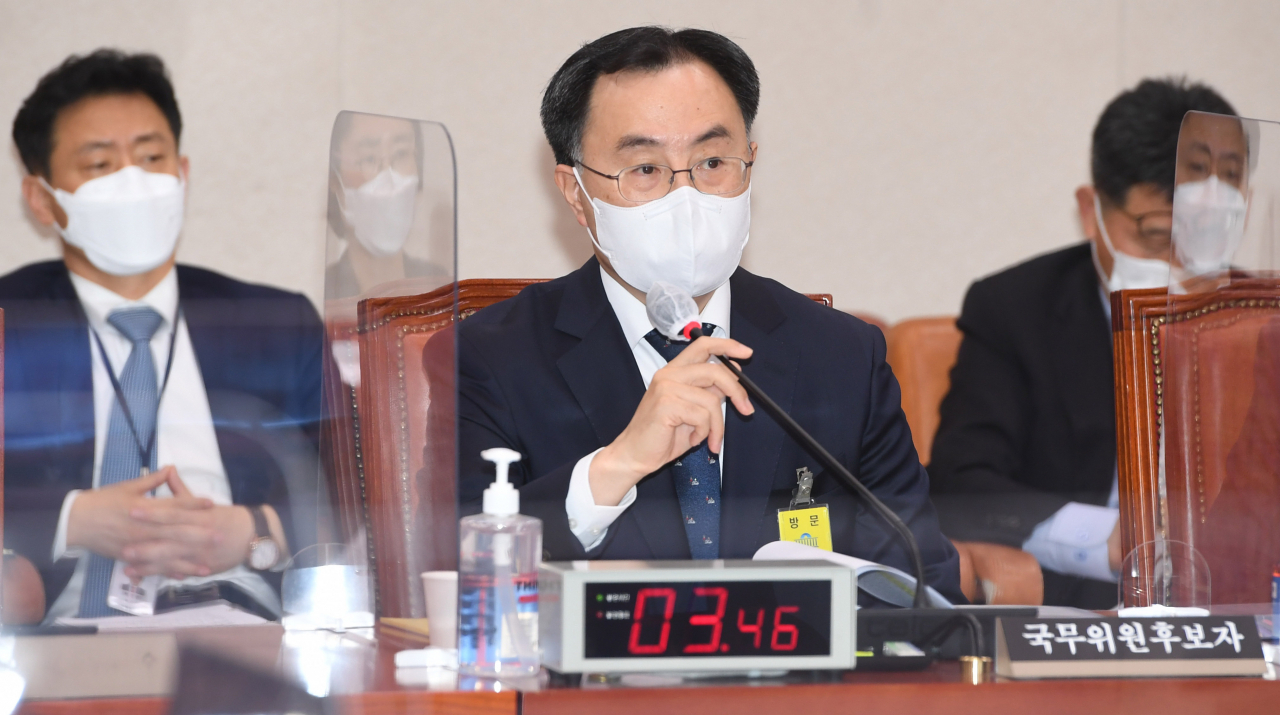 문승욱 산업통상자원부 장관 후보자가 4일 서울 여의도 국회 산업통상자원중소벤처기업위원회에서 열린 인사청문회에서 답변하고 있다. [연합]