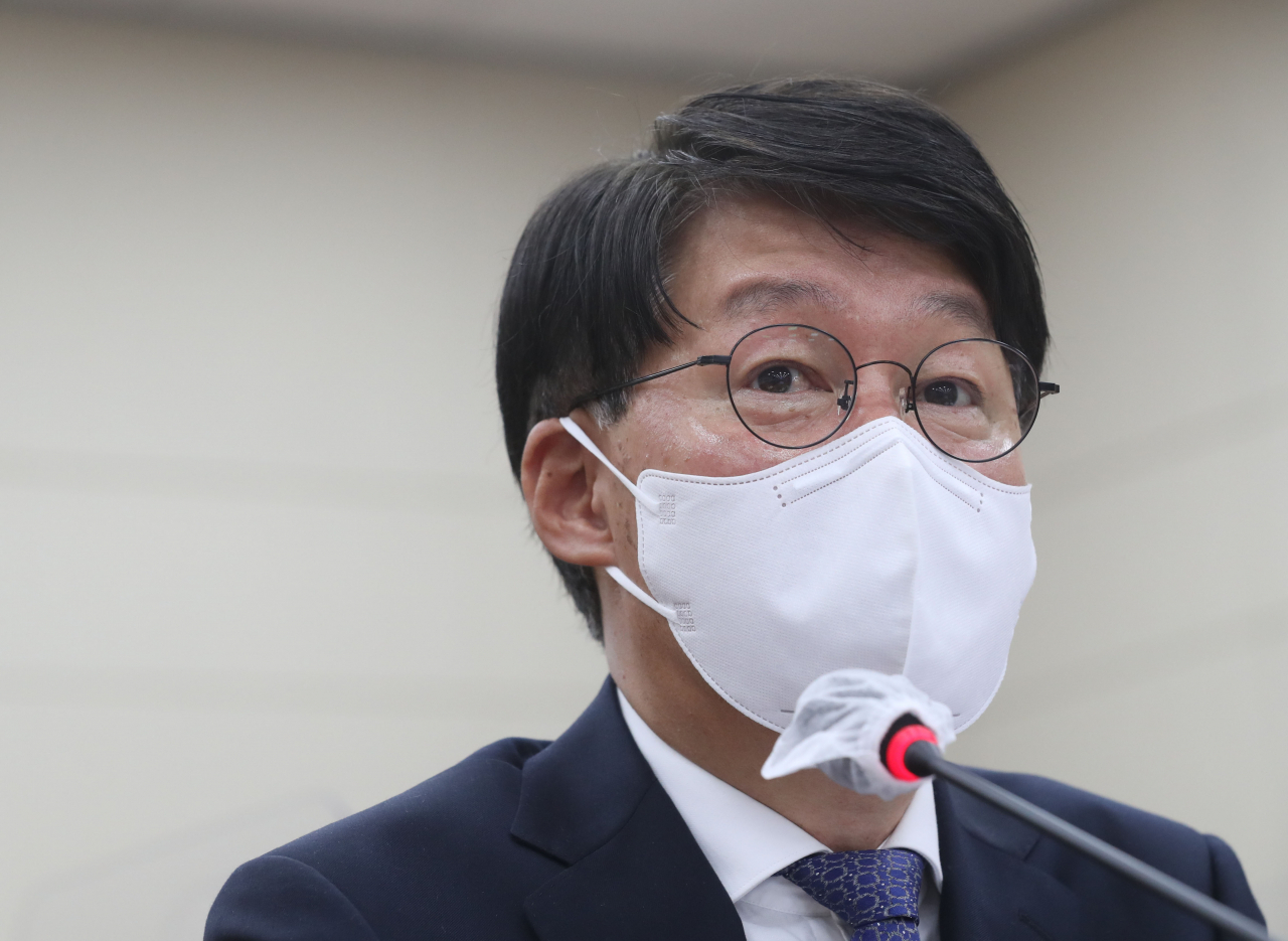 안경덕 고용노동부 장관 후보자가 4일 오전 서울 여의도 국회 환경노동위원회 전체회의에서 열린 인사청문회에서 의원들의 질의에 답변하고 있다. [연합]