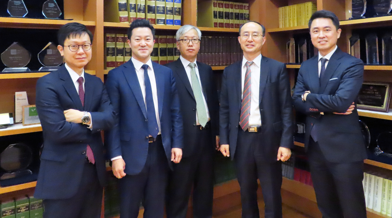 왼쪽부터 법무법인 광장 지식재산권 그룹 김민욱, 맹정환, 김부한, 김운호, 김성훈 변호사 [법무법인 광장 제공]