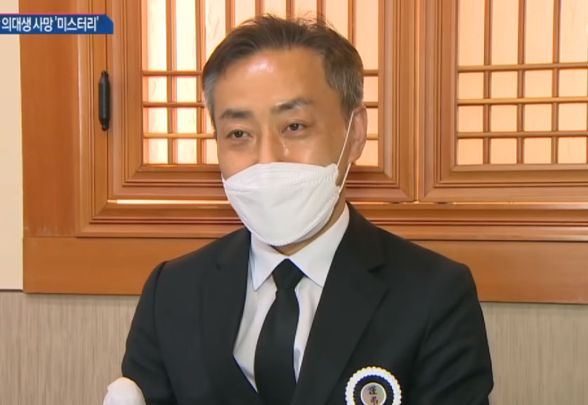 서울 반포한강공원에서 실종됐다가 숨진 채 발견된 대학생 손정민(22) 씨의 아버지 손현(50) 씨. [채널A ‘김진의 돌직구쇼’ 유튜브 방송화면 캡처]