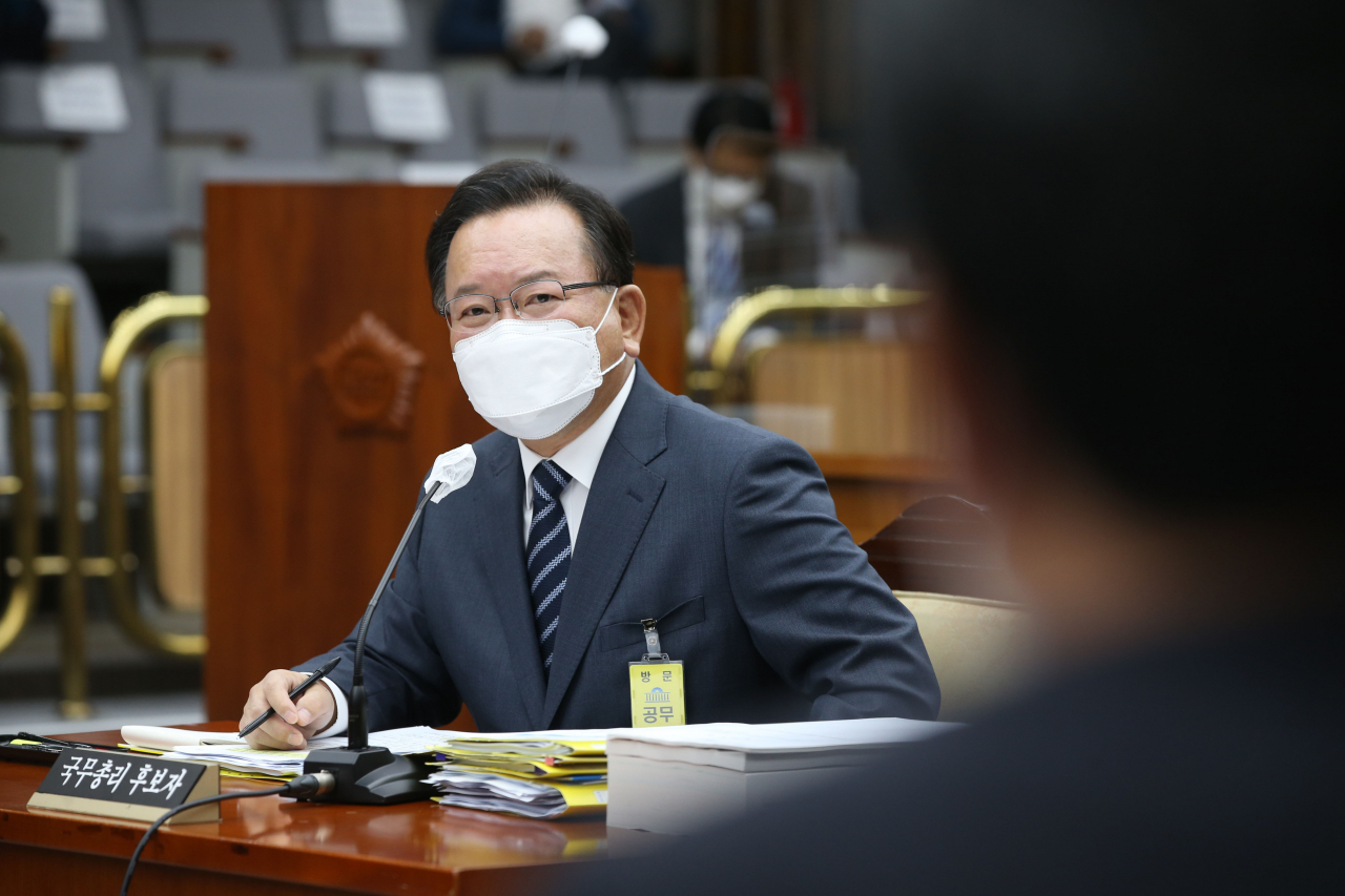 김부겸 국무총리 후보자가 7일 오전 서울 여의도 국회에서 열린 인사청문회에서 의원들의 질의에 답하고 있다. [연합]