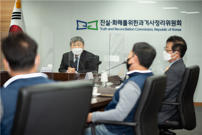 2기 진실·화해를위한과거사정리위원회(진실화해위)가 2기 위원회 출범 이후 처음으로 확정판결 사건에 대한 조사개시를 결정했다고 2일 밝혔다. 사진은 지난 5월 정근식 위원장이 간담회를 진행하는 모습. [진실화해위 제공]
