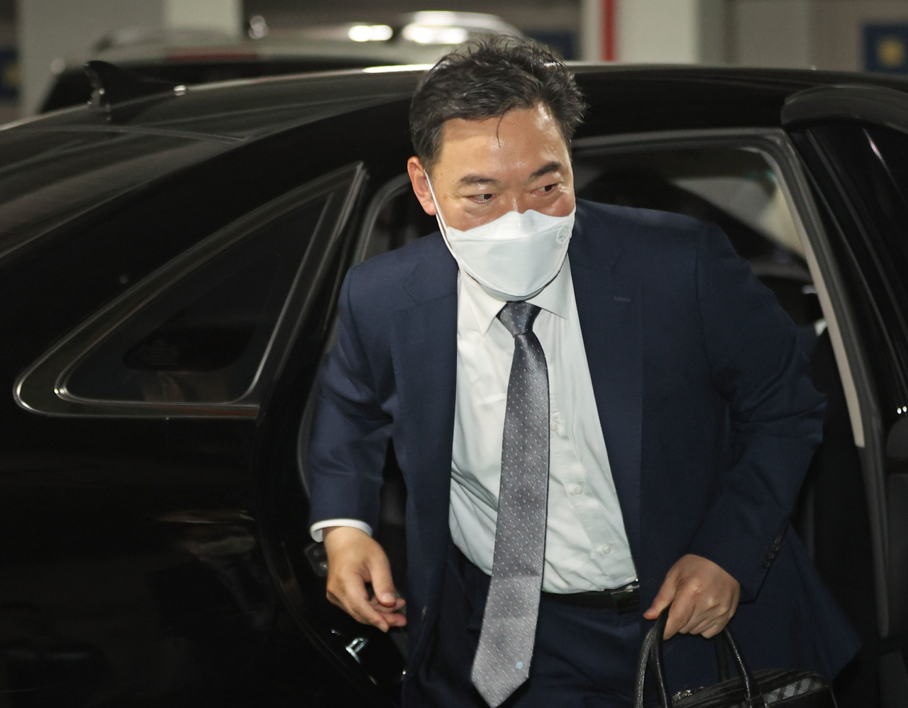 김오수 검찰총장 후보자가 지난 6일 오전 인사청문회 준비단 사무실이 차려진 서울 서초구 서울고검으로 출근하고 있다 [연합]