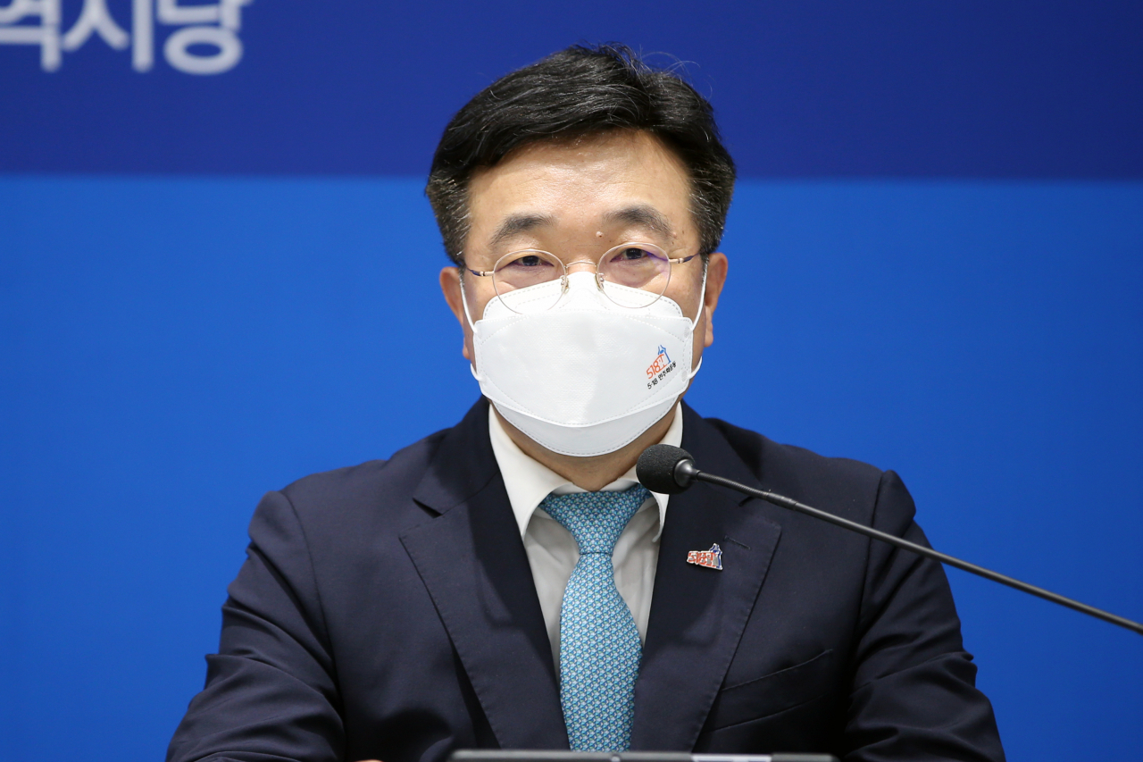 지난 7일 오전 광주 서구 더불어민주당 광주시당에서 열린 신임 지도부의 첫 현장 최고위원회의에서 윤호중 원내대표가 발언하고 있다. [연합]