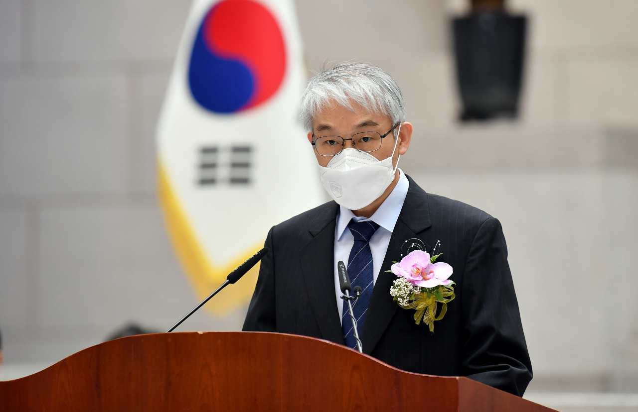 천대엽 신임 대법관이 10일 오전 서울 서초동 대법원에서 열린 취임식에서 취임사하고 있다. [대법원 제공]