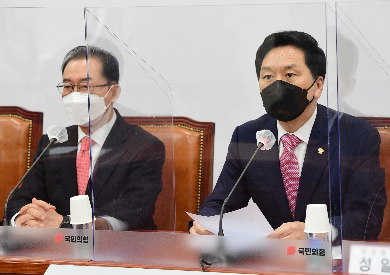 국민의힘 김기현 당 대표 권한대행 겸 원내대표가 10일 오전 서울 여의도 국회에서 열린 비상대책위원회의에서 발언하고 있다. [연합]