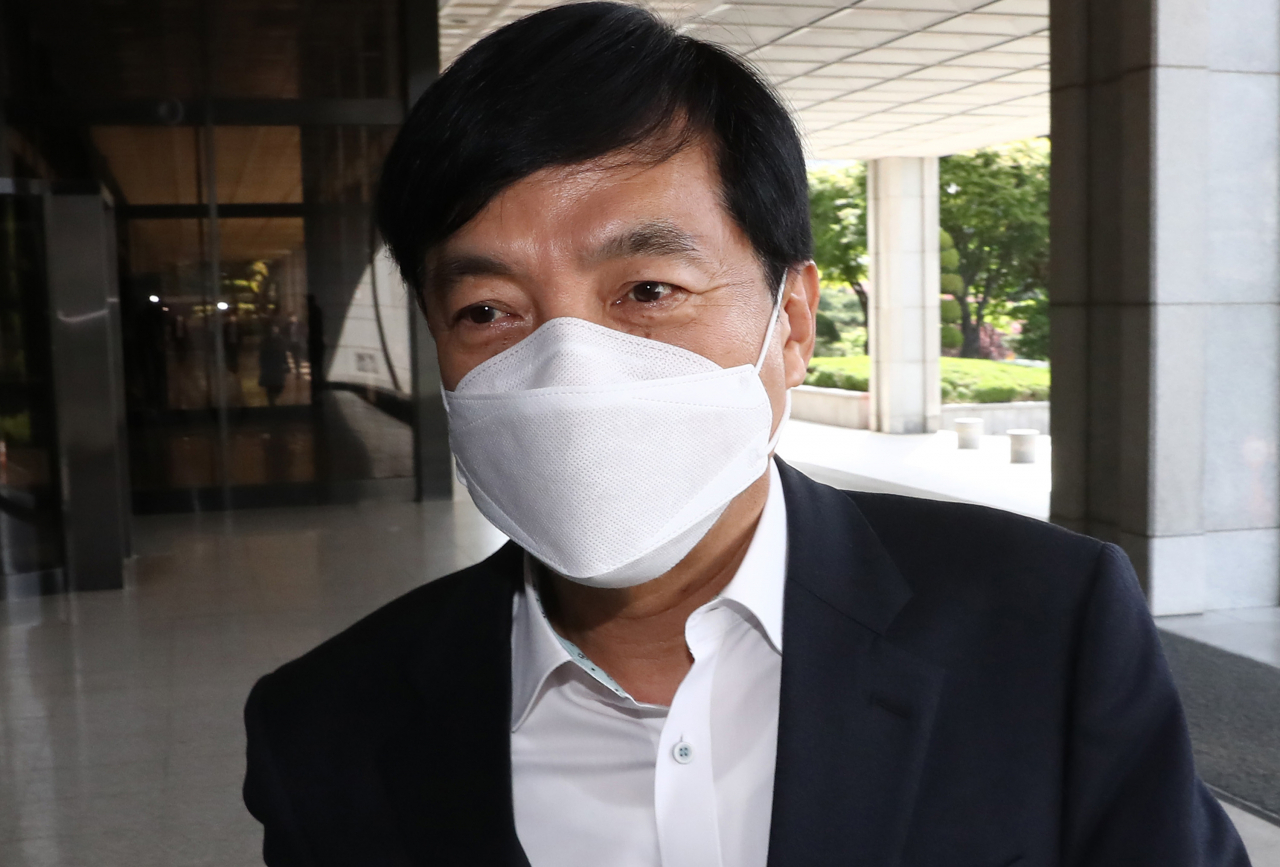 이성윤 서울중앙지검장이 지난 11일 오전 서울 서초구 서울중앙지검 청사로 출근하고 있다. [연합]