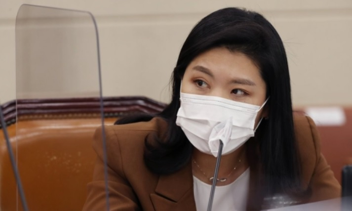 '백신 접종 이상반응 신속지원법'을 발의한 신현영 더불어민주당 의원[연합]