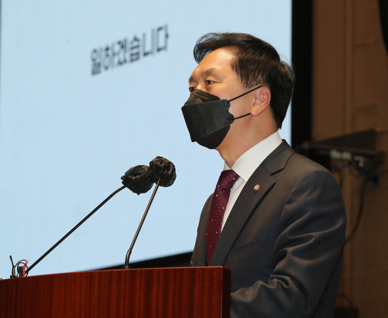 김기현 국민의힘 당 대표 권한대행 겸 원내대표가 12일 서울 여의도 국회에서 열린 의원총회에서 발언하고 있다. [헤럴드경제=이상섭 기자]