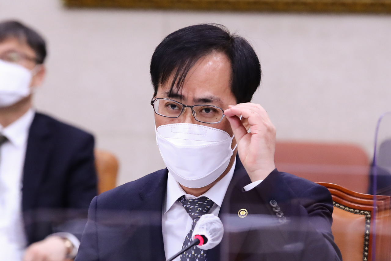 박준영 해양수산부 장관 후보자가 4일 국회 농림축산식품해양수산위원회에서 열린 인사청문회에 출석하고 있다. [연합]