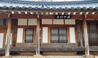 절민공파 종가 사랑채문.