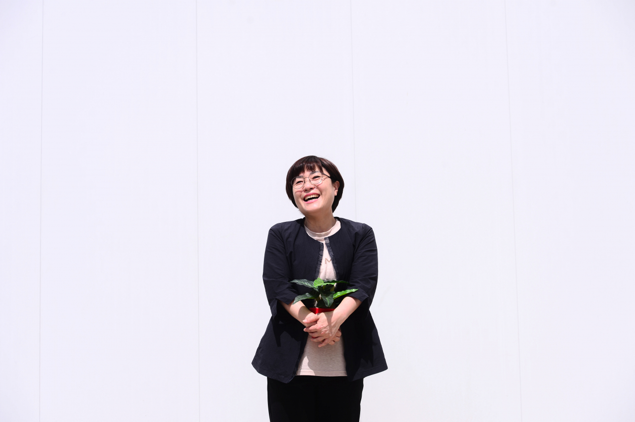 [헤럴드경제=박해묵 기자] 공혜정 대한아동학대방지협회 대표가 6일 오후 서울 강남구에 위치한 대한아동학대방지협회에서 본지와 인터뷰를 가지고 있다.