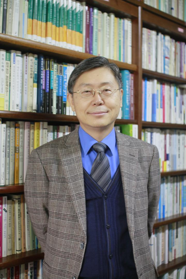 오는 25일 사랑의 열매 10대 회장으로 취임하는 조흥식 서울대 사회복지학과 명예교수,보건사회연구원장.
