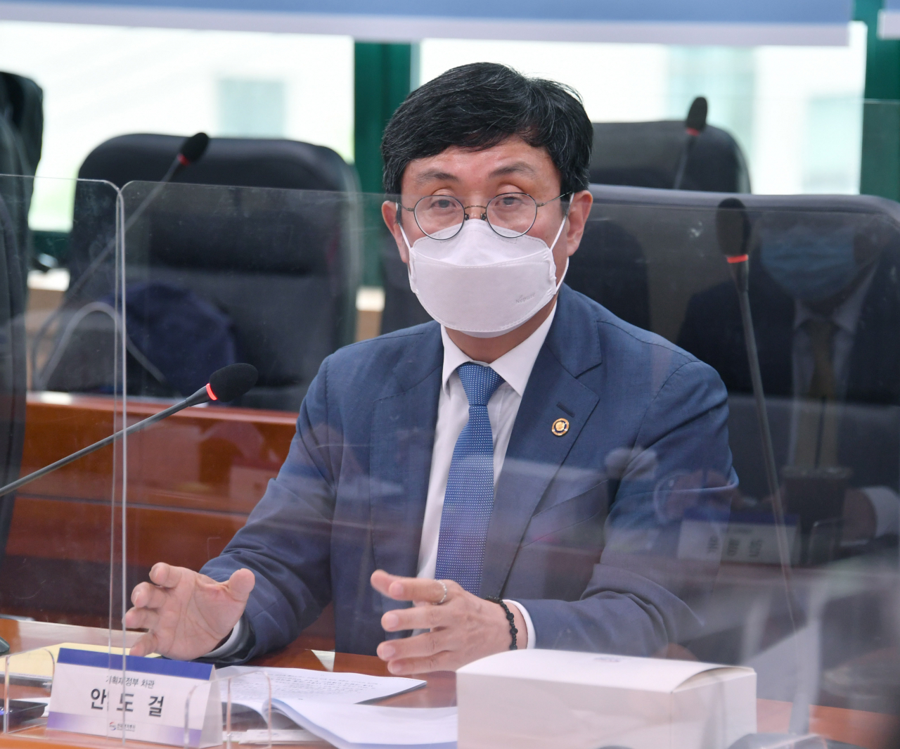 안도걸 기획재정부 2차관이 21일 서울 서초구 한국벤처투자에서 '모태펀드 간담회'를 주재하고 있다. [기획재정부 제공]