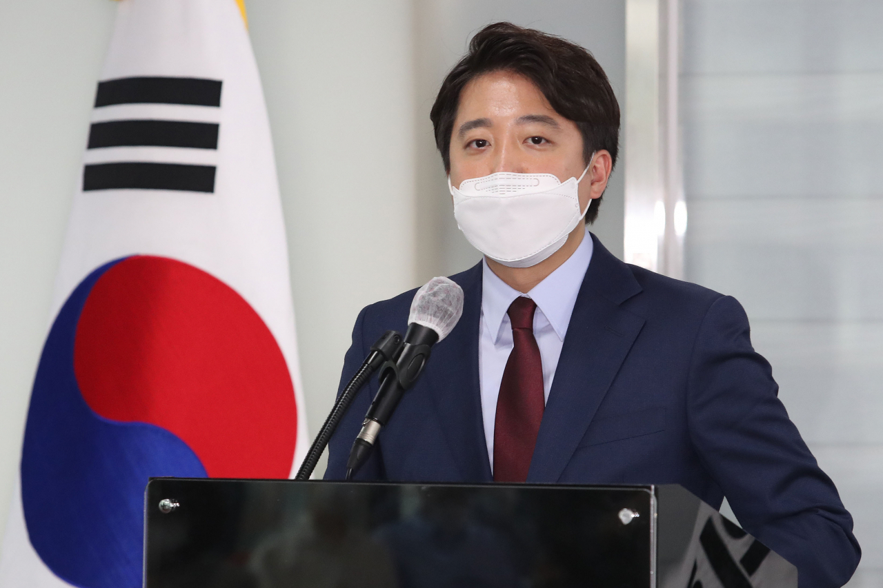 이준석 국민의힘 전 최고위원이 20일 오후 서울 여의도 국민의힘 중앙당사에서 당 대표 출마 선언을 하고 있다. [연합]