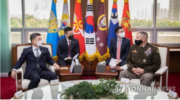서욱 국방부 장관, 미 우주사령관 접견[출처: 연합]