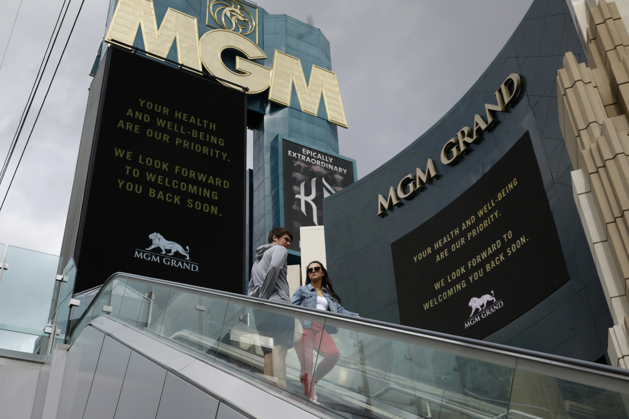 세계 최대 온라인쇼핑몰 아마존이 헐리우드 유명 제작사 MGM 인수에 임박한 것으로 전해졌다. 사진은 MGM이 운영하고 있는 MGM 그랜드호텔 전경.[AP]