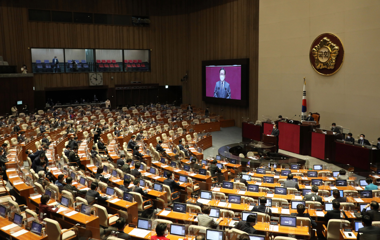 여당 ‘대출확대’ vs 야당 ‘세금감면’…답없이 공회전하는 부동산 정쟁 [부동산360]